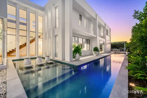 Property photo of 2342 Cressbrook Drive Hope Island QLD 4212
