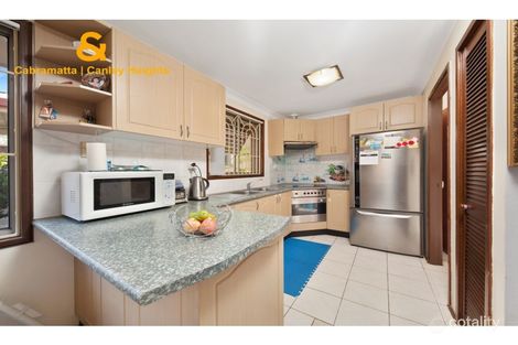 Property photo of 10 Larow Place Bonnyrigg NSW 2177