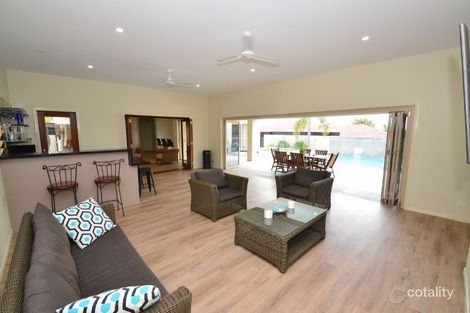 Property photo of 16 Highview Place Parkwood QLD 4214