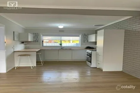 Property photo of 10 Gemmill Crescent Mooroopna VIC 3629
