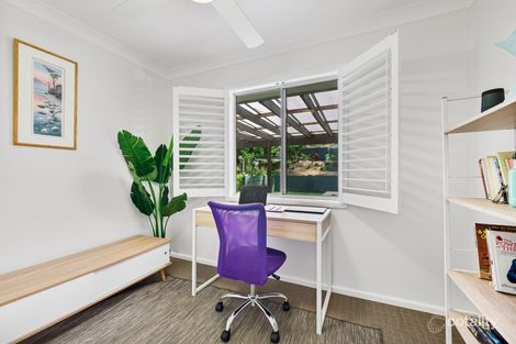 Property photo of 10 Dana Close Wyoming NSW 2250