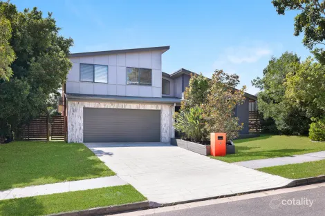 8 Cobb & Co Dr, Oxenford, QLD 4210