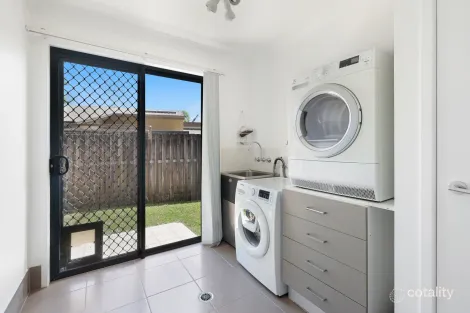 Property photo of 8 Cobb Co Oxenford QLD 4210