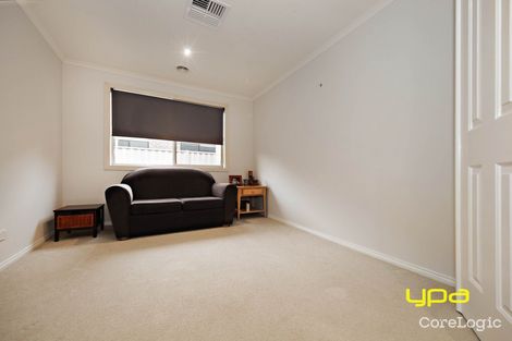 Property photo of 85 Oakview Parade Caroline Springs VIC 3023