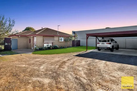 Property photo of 3/225-227 Station Road Melton VIC 3337