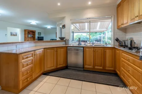Property photo of 20 Kavanagh Circuit Temora NSW 2666