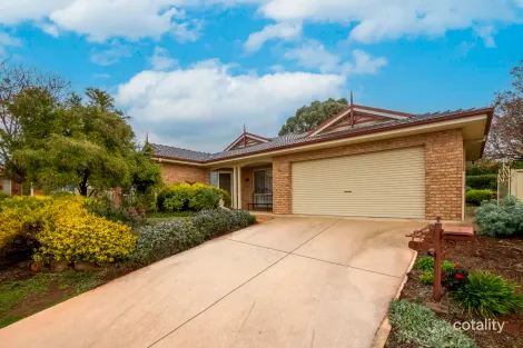 Property photo of 20 Kavanagh Circuit Temora NSW 2666