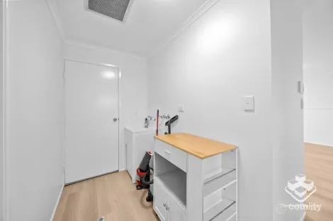 Property photo of 1 Mountain Ash Crescent Stapylton QLD 4207