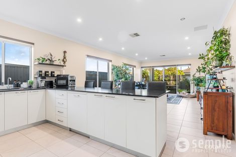 27 Vivaldi St, Hammond Park, WA 6164