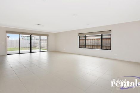Property photo of 16 Henrietta Avenue Officer VIC 3809