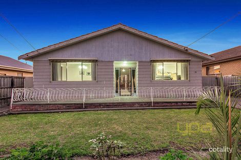 15 Leonard Ave, St Albans, VIC 3021