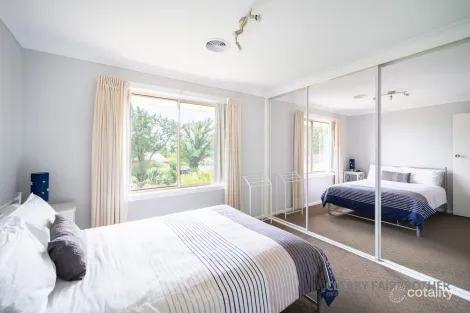 Property photo of 8 Cardew Close Bathurst NSW 2795