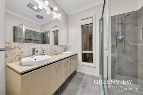 Property photo of 4 Frogmore Lane Cranbourne North VIC 3977