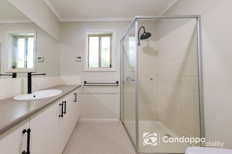 Property photo of 9 Kensington Square Drouin VIC 3818