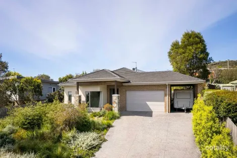 15 Crest Dr, Rosebud, VIC 3939
