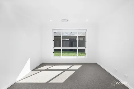 Property photo of 64 Knox Crescent Caerleon NSW 2850