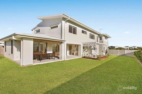 Property photo of 35 Kilncar Crescent Thirroul NSW 2515