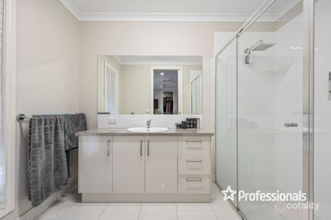 Property photo of 30 Ashburton Circuit West Wodonga VIC 3690
