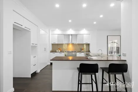 Property photo of 5 River Walk Drive Point Cook VIC 3030