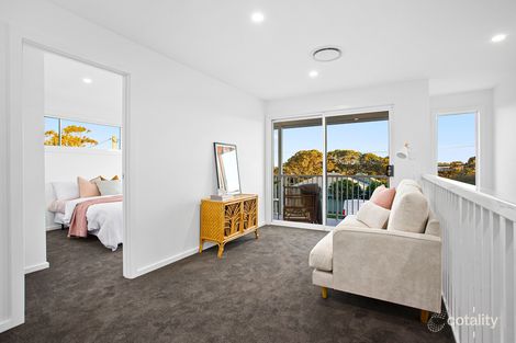 Property photo of 1/6 Chisholm Street Shellharbour NSW 2529