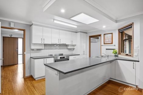 Property photo of 23 Florence Avenue Berwick VIC 3806