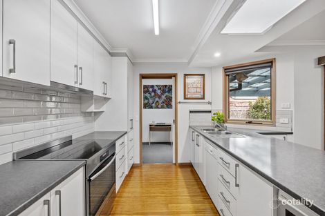 Property photo of 23 Florence Avenue Berwick VIC 3806