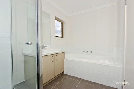 Property photo of 2/22 Starflower Way Truganina VIC 3029