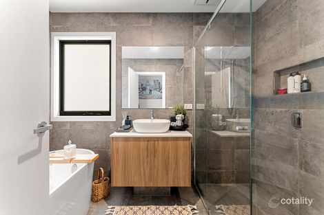 Property photo of 2/19 Thompson Street Watsonia VIC 3087