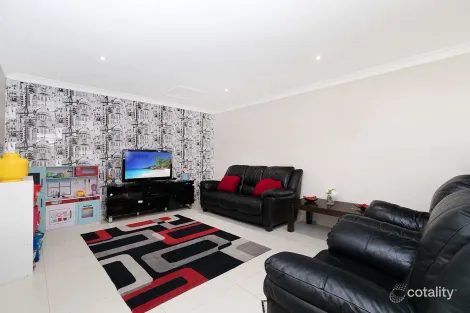 Property photo of 3 Oakley Street Carindale QLD 4152