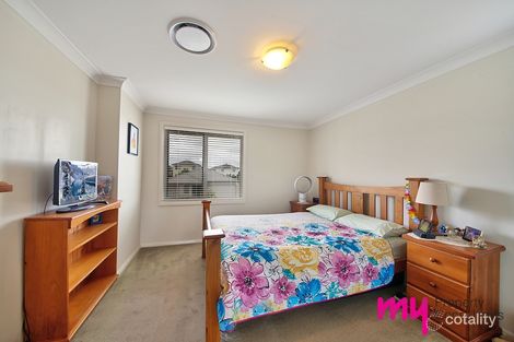 Property photo of 8 Sovereign Circuit Glenfield NSW 2167