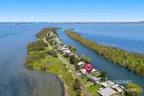 Property photo of 212 Geoffrey Road Chittaway Point NSW 2261