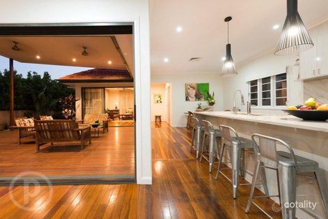 Property photo of 12 Miles Street Hawthorne QLD 4171