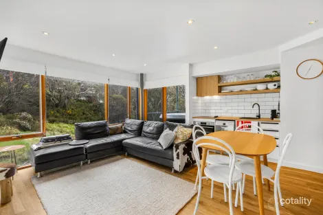 4 Schuss St, Falls Creek, VIC 3699