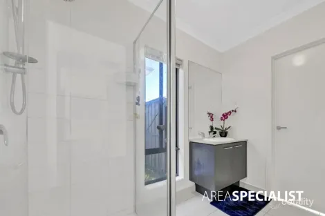 Property photo of 11 Carnegie Road Point Cook VIC 3030