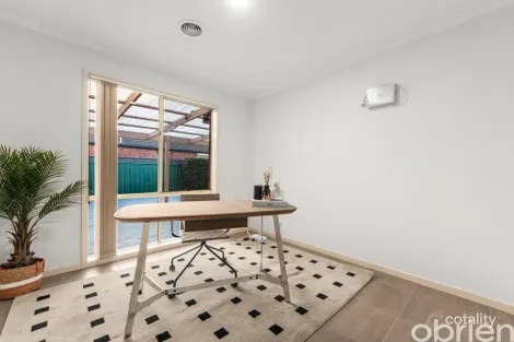 Property photo of 4 Taurima Court Burnside VIC 3023