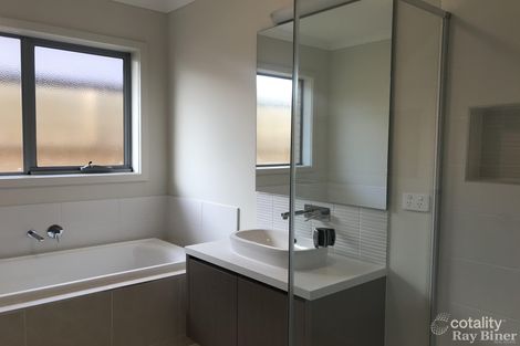 Property photo of 48 Loxley Circuit Westmeadows VIC 3049
