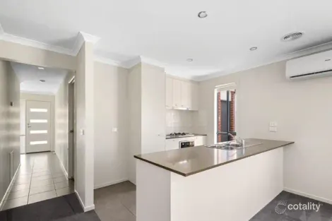 Property photo of 18 Hamlin Street Doreen VIC 3754