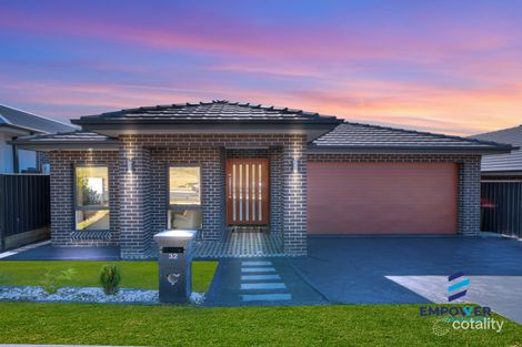 Property photo of 32 Glenroy Drive Claymore NSW 2559