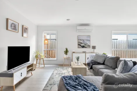 17 Snedden St, Armstrong Creek, VIC 3217