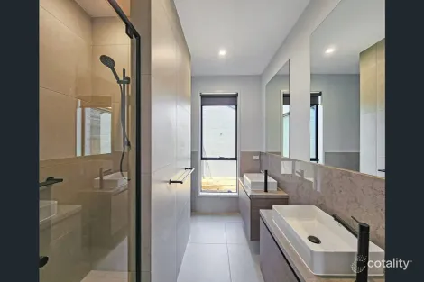 Property photo of 21 Grevillea Drive Mount Duneed VIC 3217
