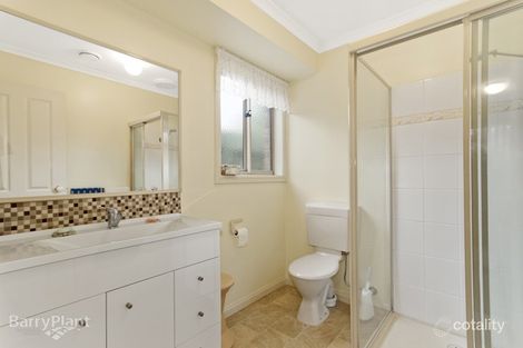 Property photo of 19 Rutland Road Berwick VIC 3806