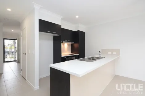 Property photo of 103 Napier Circuit Silkstone QLD 4304