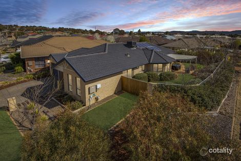 Property photo of 2 Hutchison Circuit Crestwood NSW 2620