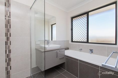 Property photo of 40 Verde Circuit Caloundra West QLD 4551