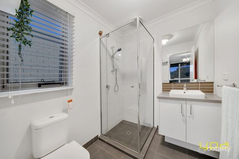Property photo of 10 Sundew Avenue Cranbourne East VIC 3977
