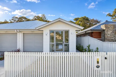 Property photo of 6 Marlborough Place Berkeley Vale NSW 2261