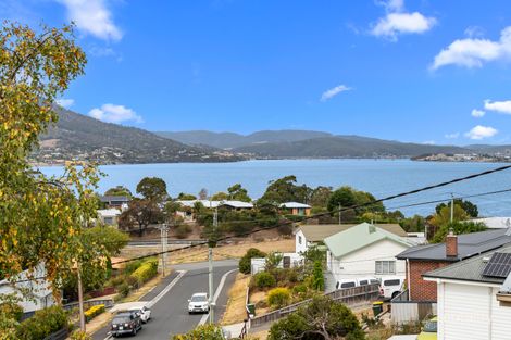 Property photo of 16 Pekurn Crescent Berriedale TAS 7011