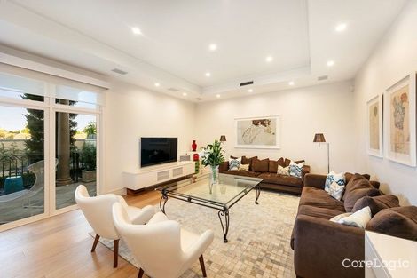 Property photo of 220 Kooyong Road Toorak VIC 3142