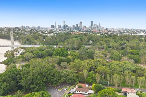 2 Brisbane Cso, Fairfield, QLD 4103