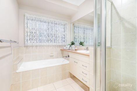 Property photo of 4 Balnaves Place Mitchelton QLD 4053